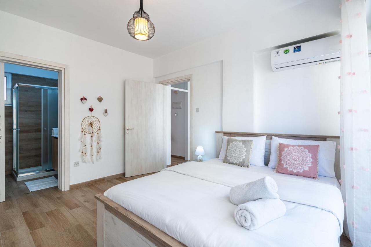 Berries 1-Br Apt In Larnaca Exterior photo
