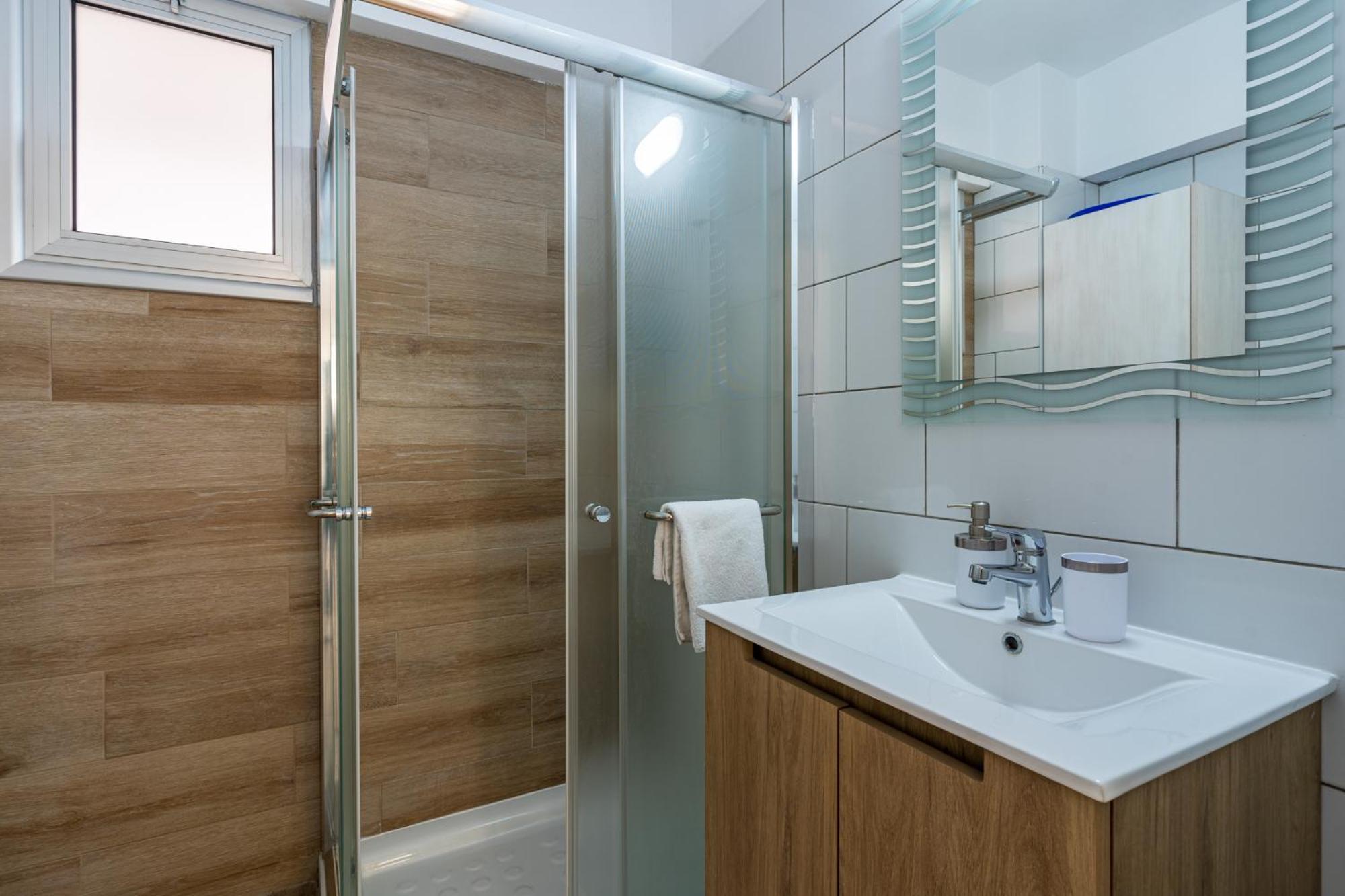 Berries 1-Br Apt In Larnaca Exterior photo